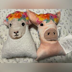 Floral sheep and pig Throw Pillows